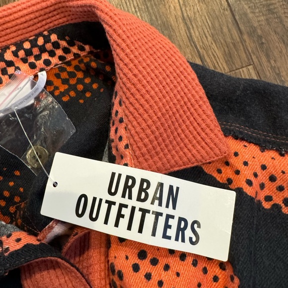 Urban Outfitters - put from under- ‎ Cropped Button Down - Size M - NWT - Picture 4 of 5